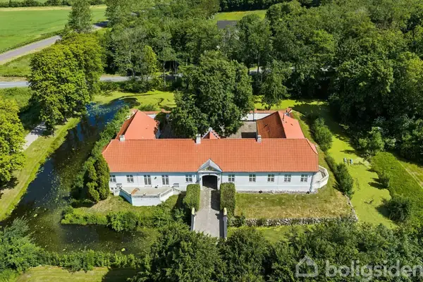 Landejendom på Løgstørvej 131, 9240 Nibe
