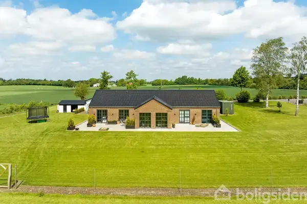 Landejendom på Bangsgårdsvej 2, 4750 Lundby