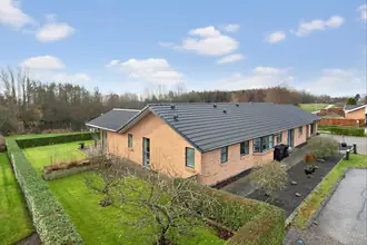 Villa på Asmusgårdsvej 124, 8520 Lystrup