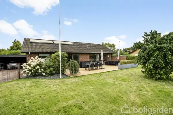 Villa på Saturnvej 21, 8723 Løsning