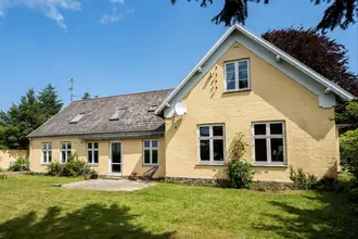 Villa på Lundby Hovedgade 61, 4750 Lundby
