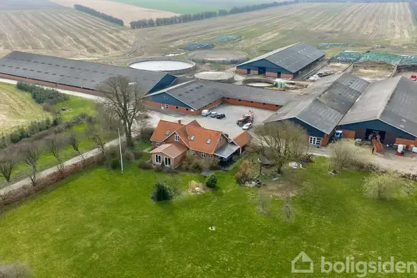 Landejendom på Allestrupvej 3, 8961 Allingåbro