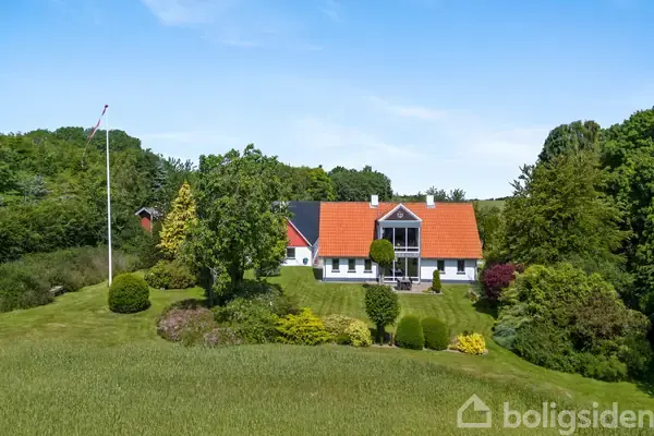 Landejendom på Dorfgade 9, 9330 Dronninglund