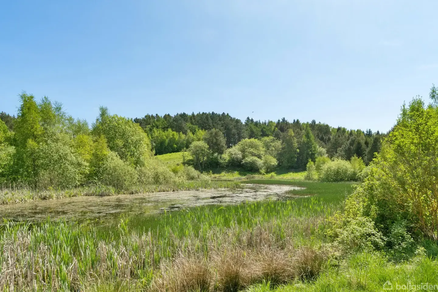 Landejendom på Ebeltoftvej 64, 8410 Rønde