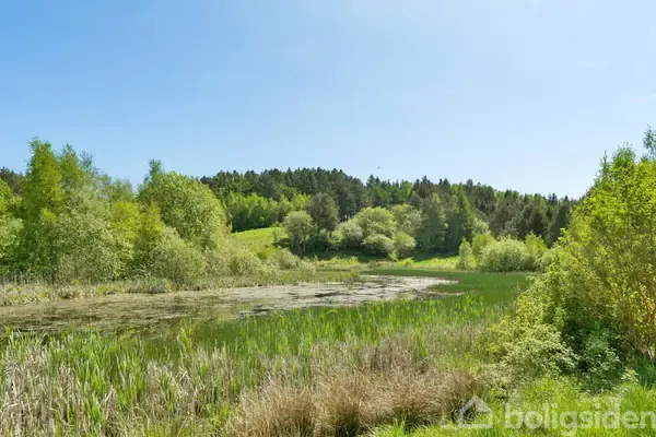 Landejendom på Ebeltoftvej 64, 8410 Rønde