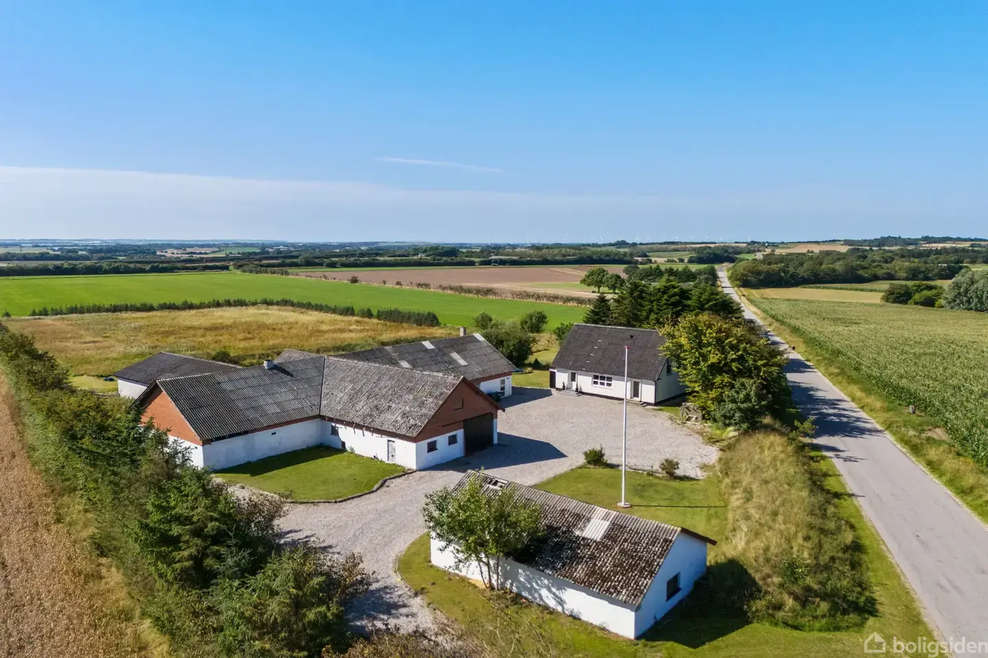 Landejendom på Husbyvej 242, 9690 Fjerritslev