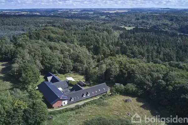 Landejendom på Svostrupvej 27, 8883 Gjern