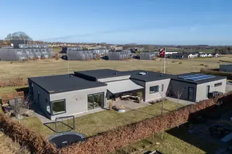 Villa på Lauritshøj 280, 8541 Skødstrup