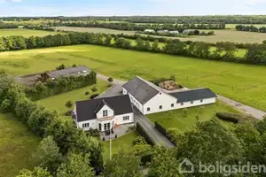 Landejendom på Ellingvej 8, 8600 Silkeborg