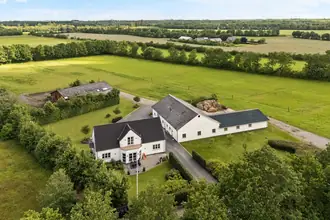 Landejendom på Ellingvej 8, 8600 Silkeborg