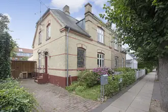 Villa på Hollands Allé 18, 2300 København S