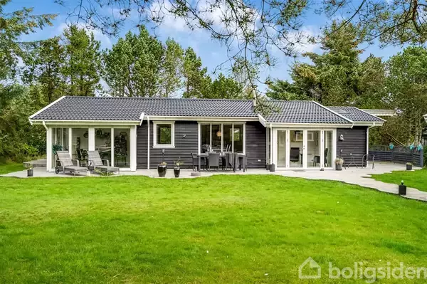 Fritidsbolig på Karinavej 70, 9480 Løkken