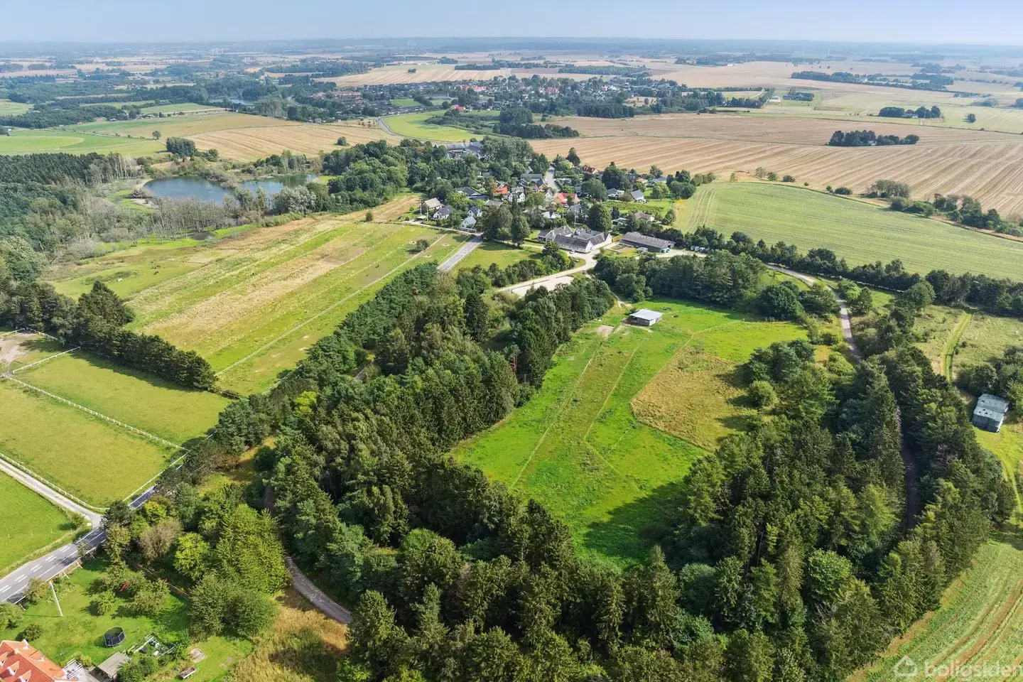 Woning, 552 m², grond 135347 m²