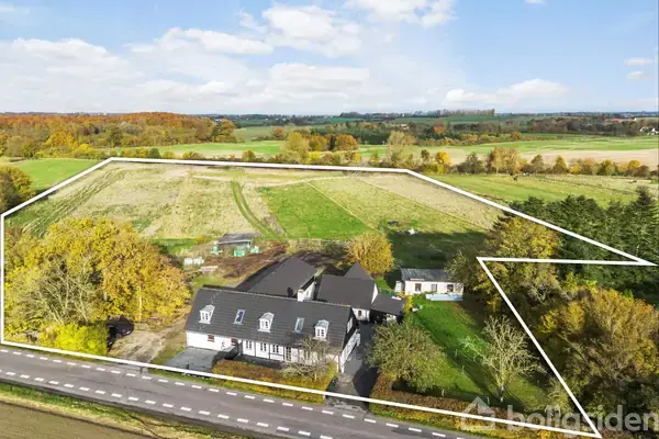 Landejendom på Skovbovej 12, 4652 Hårlev