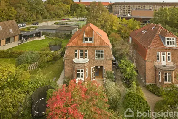 Villalejlighed på Hjortholms Allé 40, st., 2400 København NV