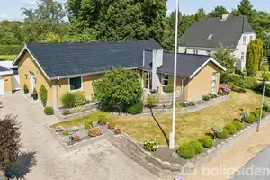 Villa på Vinkelvej 1, 8732 Hovedgård