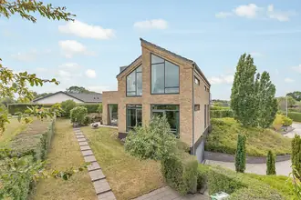 Villa på Asmusgårdsvej 38, 8520 Lystrup