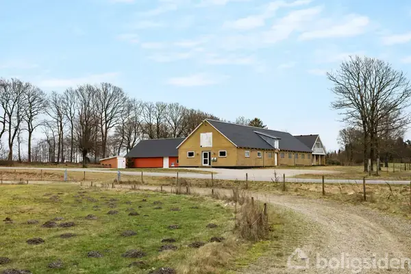 Landejendom på Nordre Elholtvej 8, 8581 Nimtofte