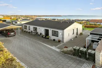 Fritidshus på Lindeparken 48, Følle Strand, 8410 Rønde