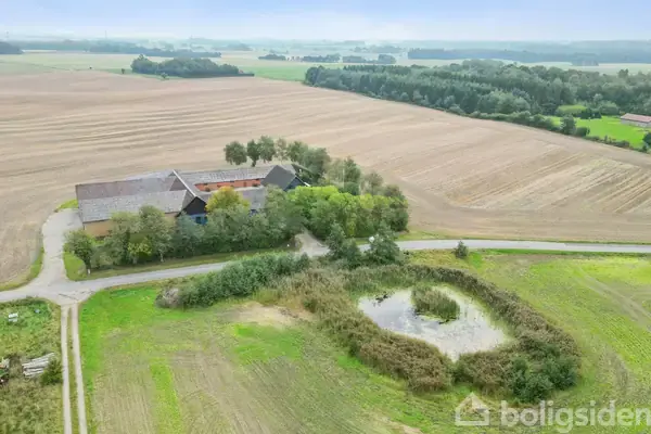 Landejendom på Fuglemosevej 4, 8800 Viborg