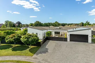Villa på Anna Knudsens Vej 4, Kragelund, 8723 Løsning