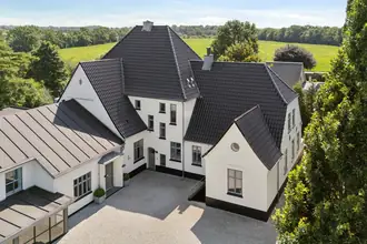Villa på Bajstrup Bygade 57+59, 6360 Tinglev