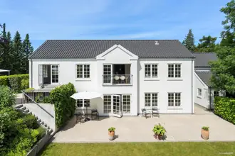 Villa på Bakkevej 2, Hareskov, 3500 Værløse