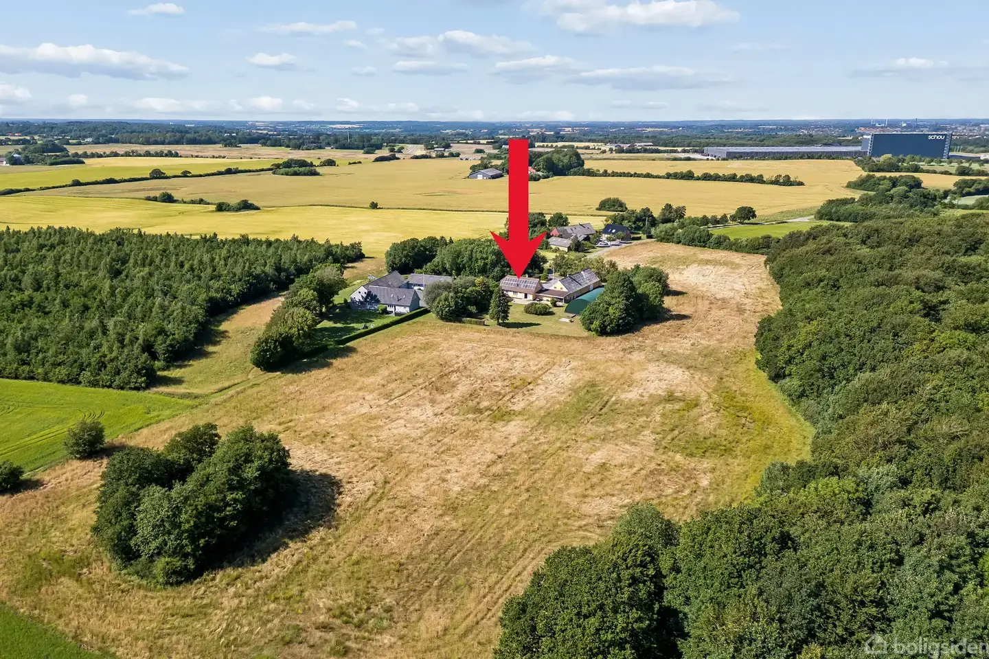 Maja, 209 m², krunt 32757 m²