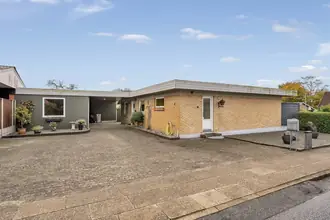 Villa på Frilandsvej 2, Lind, 7400 Herning