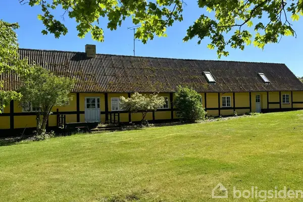 Landejendom på Kjeldsebyvej 2, 3760 Gudhjem