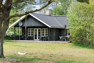 Fritidshus på Hyttevej 103, Skalstrup, 7570 Vemb