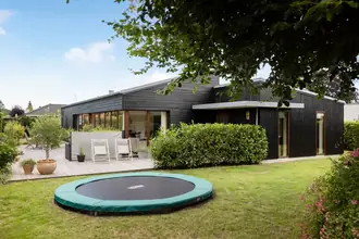 Villa på Spurvevej 10, 2680 Solrød Strand
