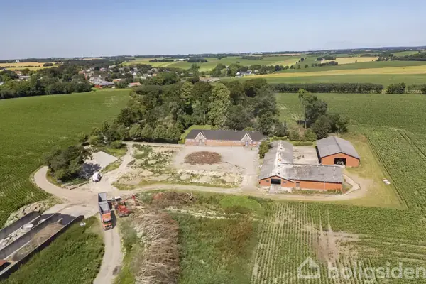 Landejendom på Hougaardsvej 19, 9500 Hobro
