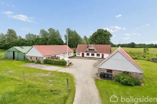 Landejendom på Højbjerg Huse 42, 8840 Rødkærsbro