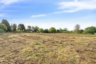 Helårsgrund på Blåbærsvinget 27, Fensmark, 4684