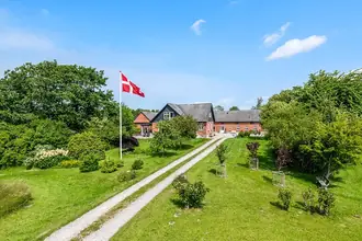 Landejendom på Vestre Tingskovvej 32, 8310 Tranbjerg J