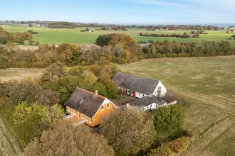 Landejendom på Lyrsbyvej 31, Østermarie, 3751 Østermarie