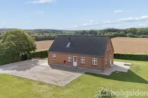 Villa på Landsbækvej 86, 8450 Hammel