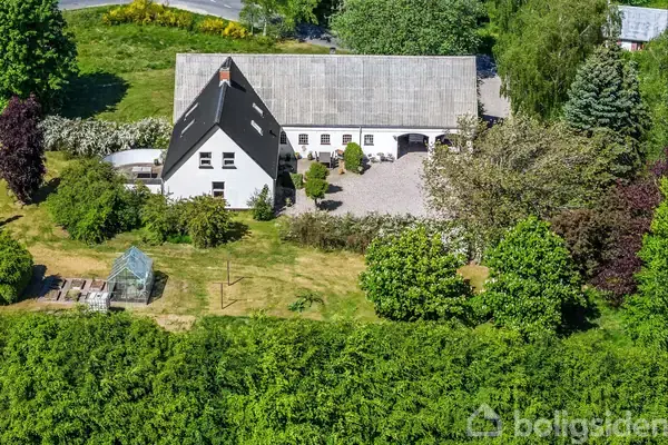 Villa på Kvindbjergvej 16, 9320 Hjallerup