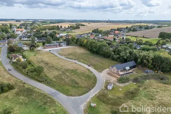 Helårsgrund på Skriverbakken 6, 8382 Hinnerup