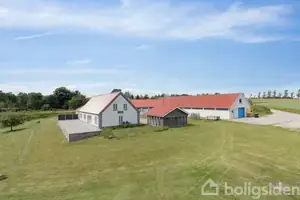 Landejendom på Storskovvej 42, 9330 Dronninglund