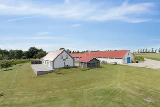 Landejendom på Storskovvej 42, Dorf, 9330 Dronninglund
