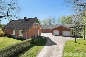 Landejendom på Revl Mosevej 6, 8620 Kjellerup