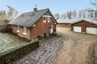 Landejendom på Revl Mosevej 6, 8620 Kjellerup