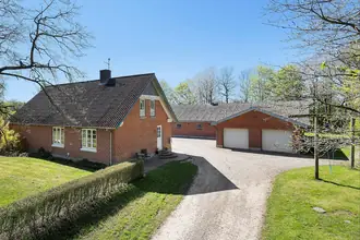 Landejendom på Revl Mosevej 6, 8620 Kjellerup