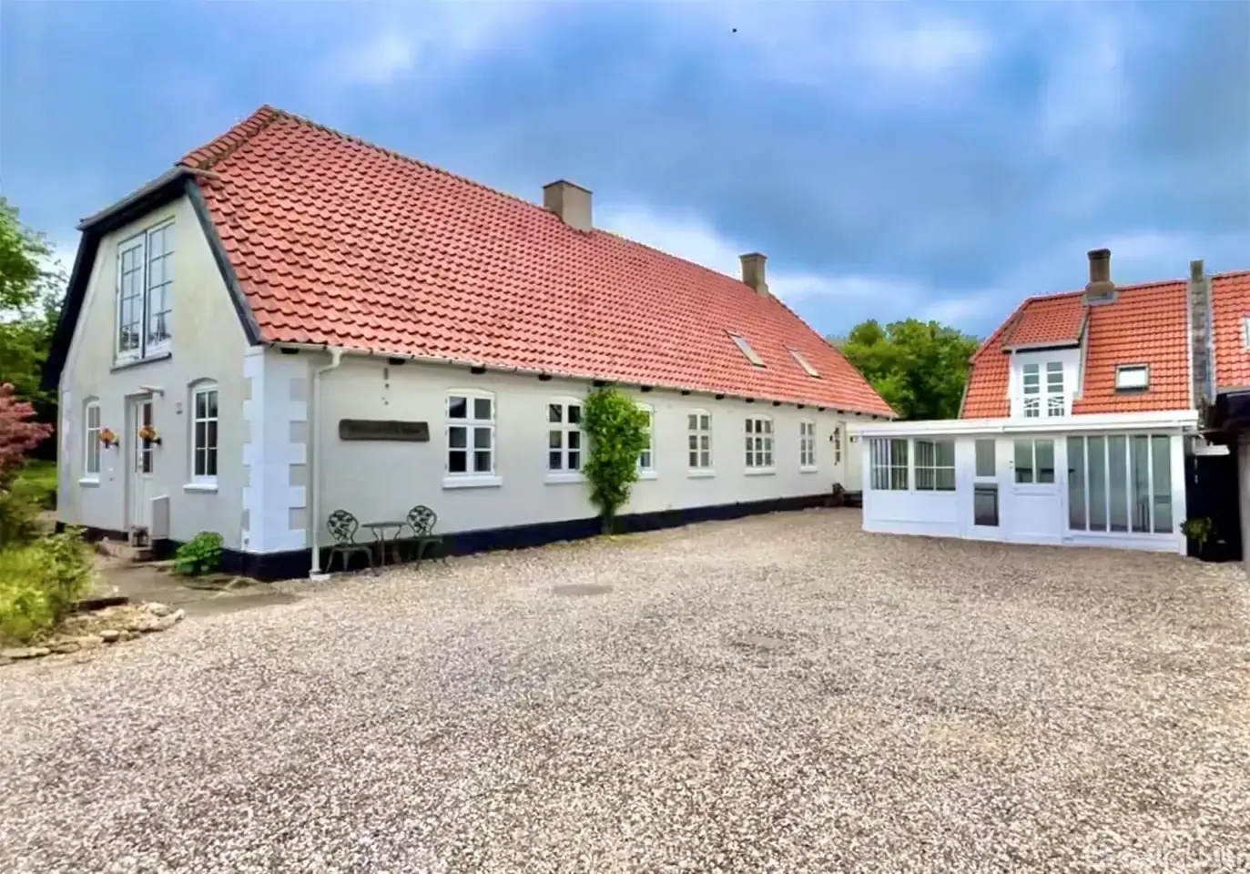 Charmerende ejendom med masser af muligheder - View 3