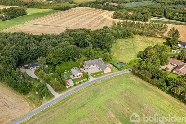 Landejendom på Naurvej 53, 7500 Holstebro