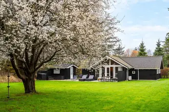 Fritidshus på Ellinge Strandvej 49, Ellinge Lyng, 4573 Højby
