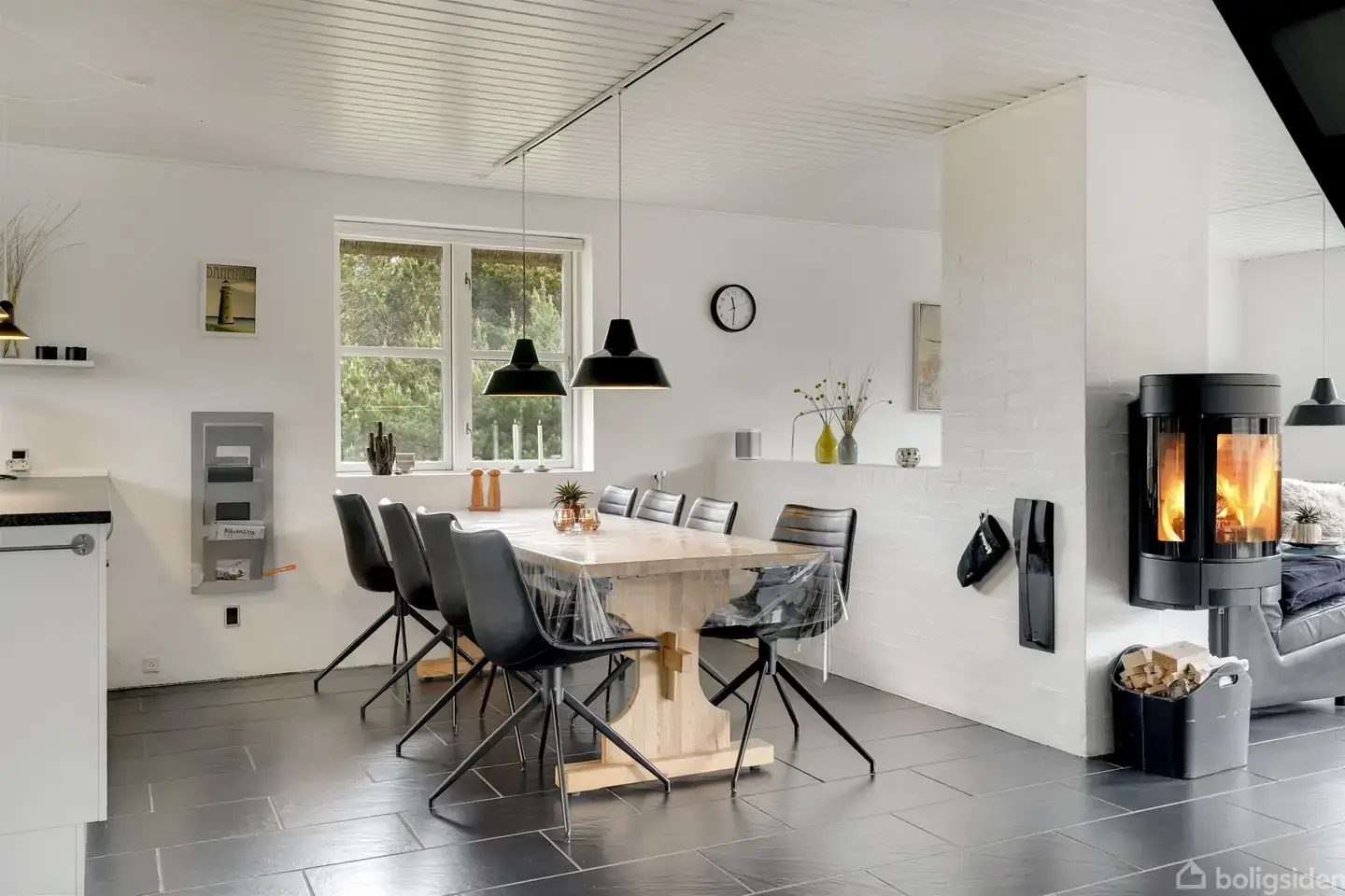 Velholdt sommerhus med god plads!