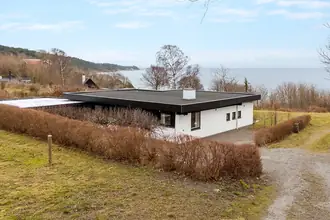 Villa på Strandvejen 158, Rønne, 3700 Rønne